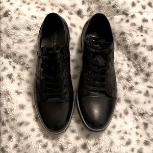 Kenneth Cole black shoes